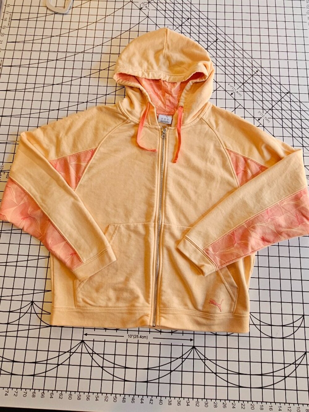 Puma Essentials Women's Graphic Full-Zip Hoodie - Apricot Medium